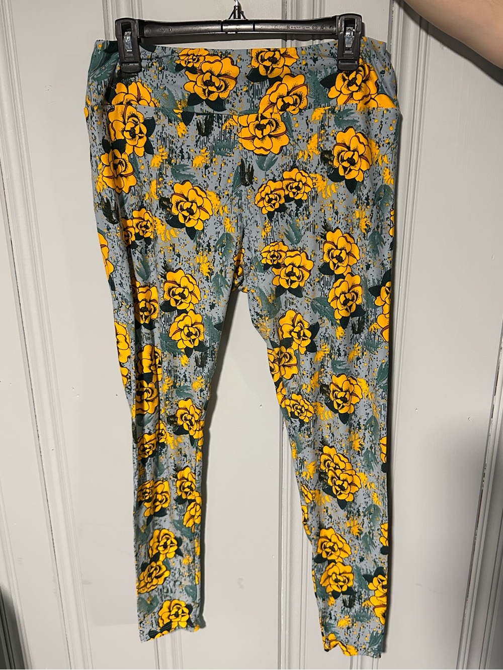 Rare Vintage LulaRoe Leggings with Marigold Rose Pattern
